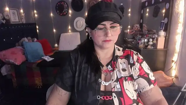 Ivonnee   online show from March 16, 2025, 6:53 am