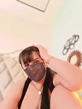 Lina lolo online show from April 27, 2026, 8:29 pm