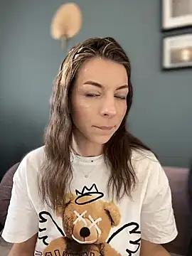 Mia Ethan online show from March 22, 2025, 5:17 am