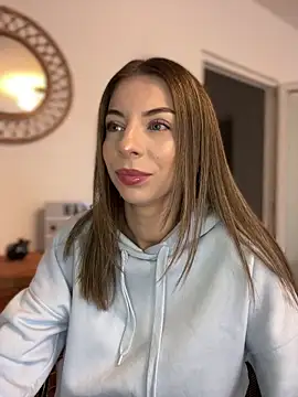 Mia Ethan online show from September 25, 2025, 10:10 am