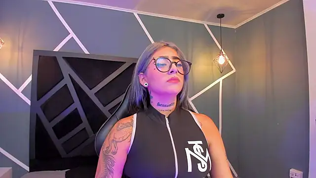 Alahia Dangelo online show from September 23, 2025, 11:28 am