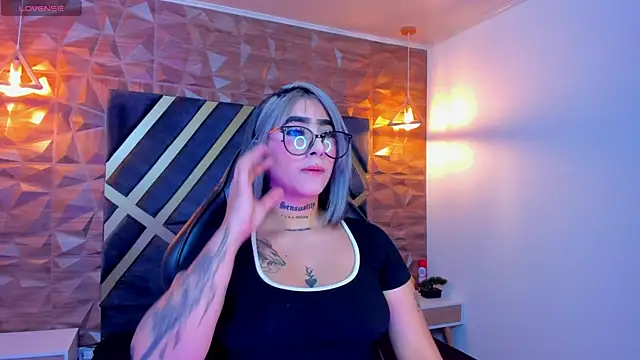 Alahia Dangelo online show from October 1, 2025, 11:36 am