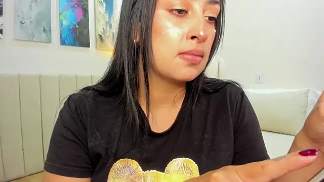 Snapshot of DaniRousse chatting on March 18, 2026, 8:43 pm DaniRousse online show from March 18, 2026, 8:43 pm