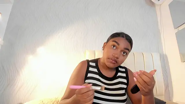 kayna gomez online show from June 3, 2026, 7:07 pm