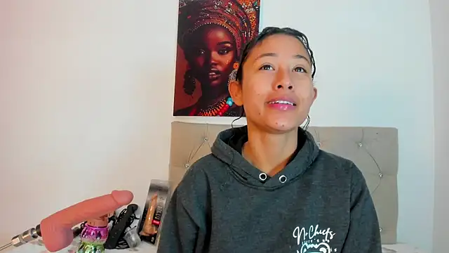 Milkdulce1 online show from March 16, 2025, 2:43 am