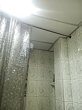 Milkdulce1 online show from March 18, 2026, 1:24 pm