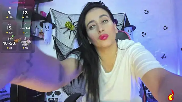 vaiolet triana online show from October 25, 2025, 8:09 pm