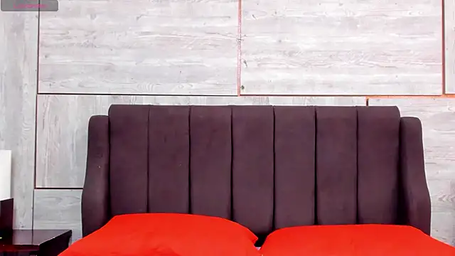 lindsayhoffman18 online show from February 21, 2025, 7:10 pm