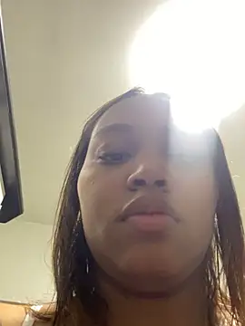 lindsayhoffman18 online show from November 14, 2025, 1:15 pm