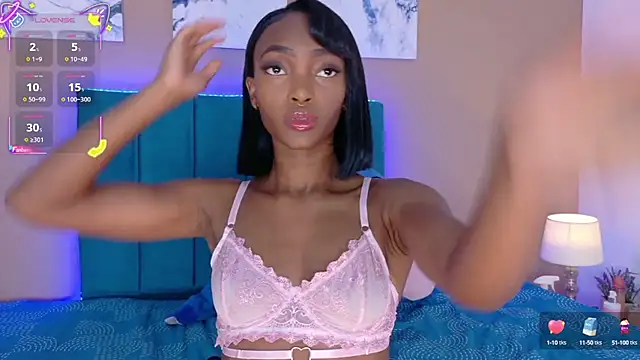 ahvi ebony online show from November 6, 2025, 12:09 pm