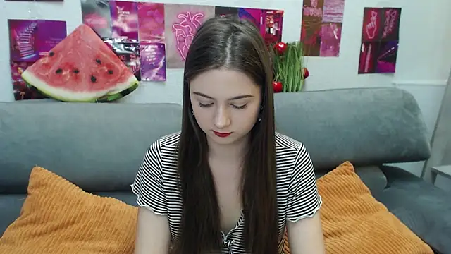 MilanaRoza online show from June 7, 2026, 5:01 am