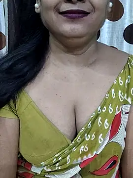 yoursweety09 online show from August 3, 2026, 12:08 am