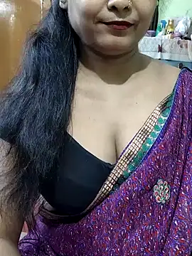 yoursweety09 online show from July 27, 2026, 1:51 pm