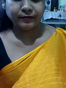 yoursweety09 online show from August 3, 2026, 2:01 pm