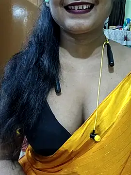 yoursweety09 online show from July 28, 2026, 2:05 pm
