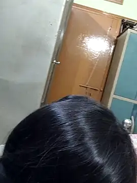 yoursweety09 online show from July 17, 2026, 2:36 pm