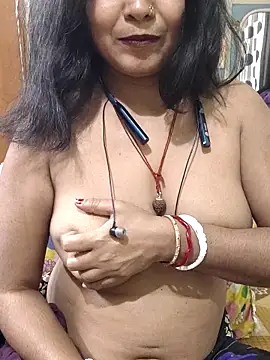 yoursweety09 online show from December 18, 2025, 1:48 pm