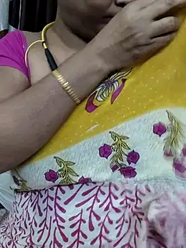 yoursweety09 online show from July 14, 2026, 2:05 am