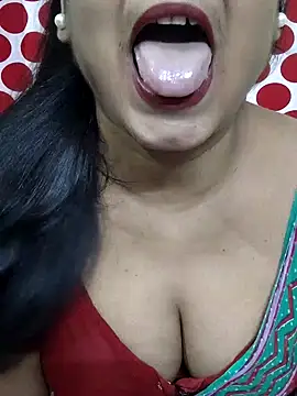 yoursweety09 online show from July 2, 2026, 7:25 am