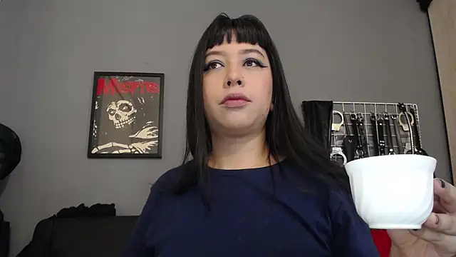 Carla Phoenix online show from June 24, 2026, 1:53 pm