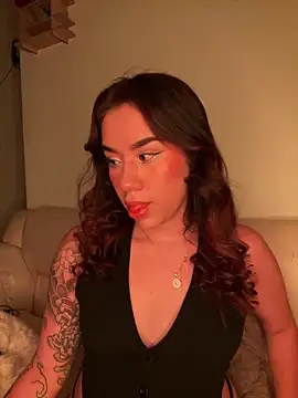 Im Valen Cute online show from May 13, 2026, 2:51 am