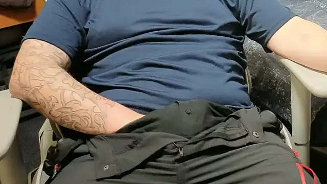 Snapshot of Dan8736 chatting on March 29, 2026, 6:53 pm Dan8736 online show from March 29, 2026, 6:53 pm