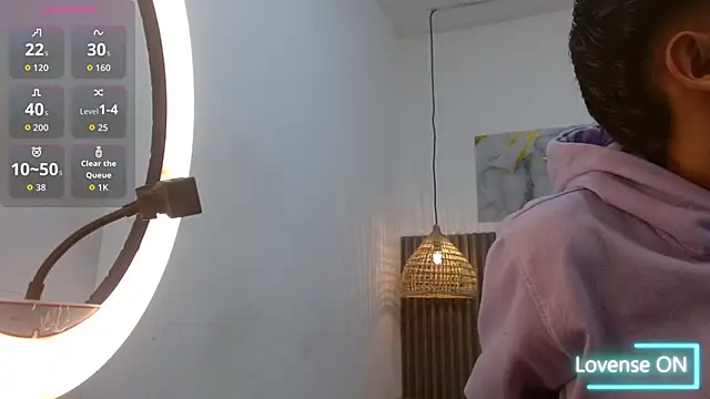 Dyla n18 online show from October 3, 2025, 9:49 pm