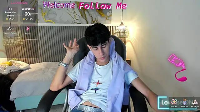 Snapshot of Dyla_n18 chatting on June 8, 2026, 8:31 pm Dyla n18 online show from June 8, 2026, 8:31 pm