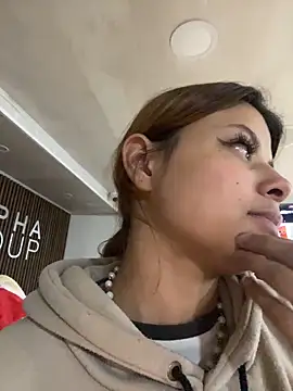 Antonella Torres2 online show from November 26, 2025, 6:35 am