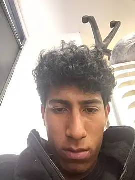 alexander32r online show from December 18, 2025, 3:05 pm