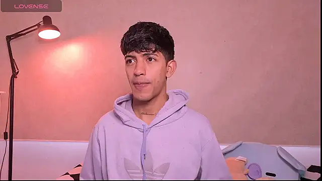 Snapshot of teobowny_ chatting on February 9, 2026, 12:47 pm teobowny online show from February 9, 2026, 12:47 pm