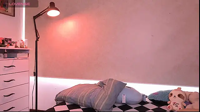 Snapshot of teobowny_ chatting on February 5, 2026, 8:48 pm teobowny online show from February 5, 2026, 8:48 pm