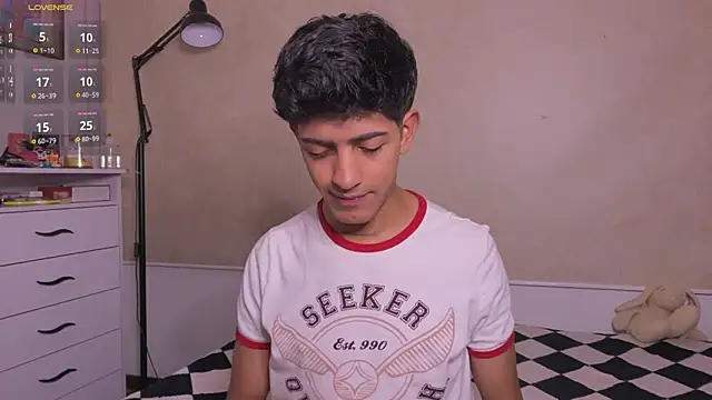 teobowny  online show from November 14, 2025, 4:16 am