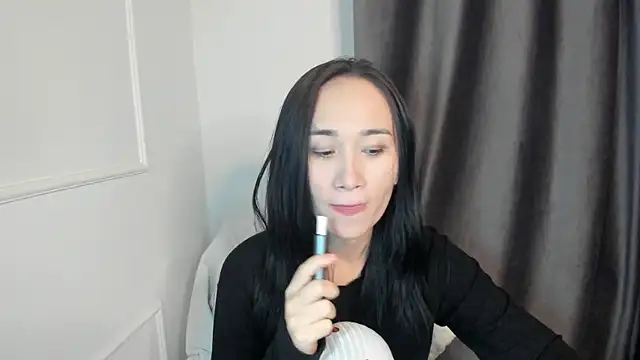 Snapshot of aenie chatting on October 13, 2025, 1:12 pm aenie online show from October 13, 2025, 1:12 pm