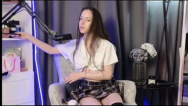 Anal Girl  online show from April 29, 2026, 6:03 pm