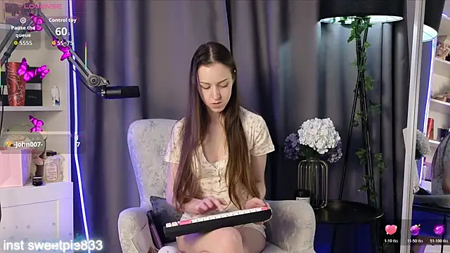 Anal Girl  online show from May 11, 2026, 7:00 pm