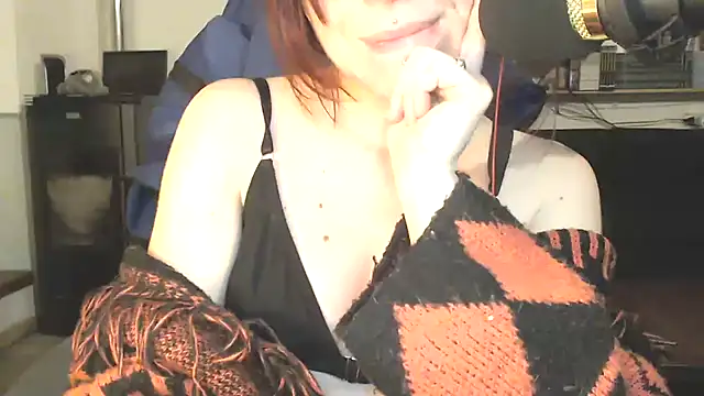 complicata mente online show from March 18, 2025, 5:55 pm