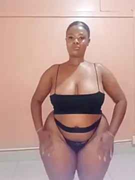 Luciouslips00 online show from May 9, 2026, 3:04 pm