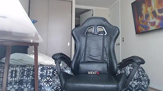 jonhklleyn online show from September 17, 2025, 5:59 pm