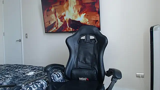 jonhklleyn online show from September 13, 2025, 3:45 pm