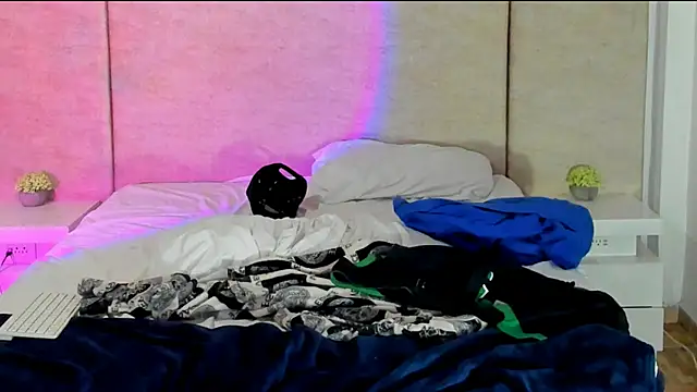 alanaget1 online show from December 4, 2024, 11:46 am