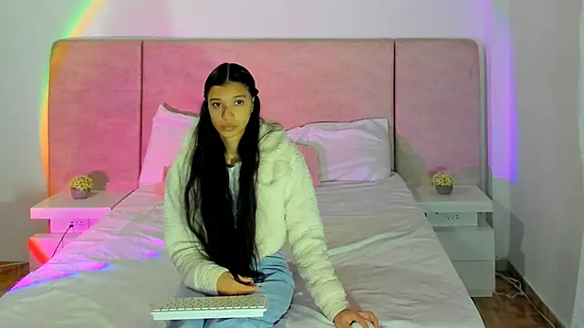 alanaget1 online show from January 2, 2025, 3:37 am