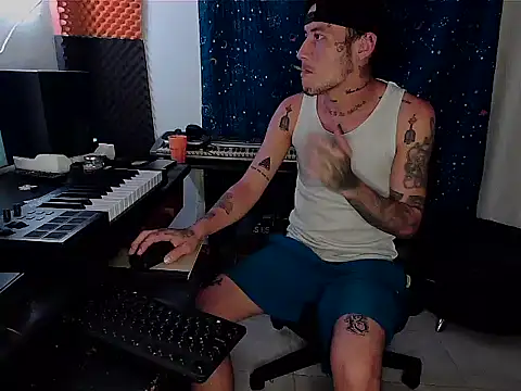 patrik tattoo  online show from February 18, 2025, 4:04 am