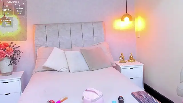 tutu milf online show from October 29, 2025, 7:13 pm