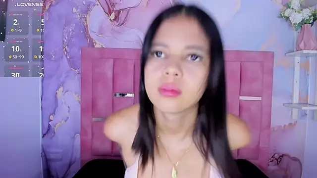 Snapshot of LizzMartin chatting on September 27, 2025, 7:09 pm LizzMartin online show from September 27, 2025, 7:09 pm