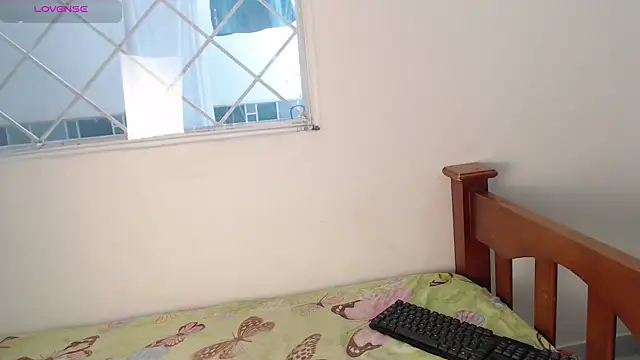 Lola sweeet18 online show from January 7, 2026, 11:48 am