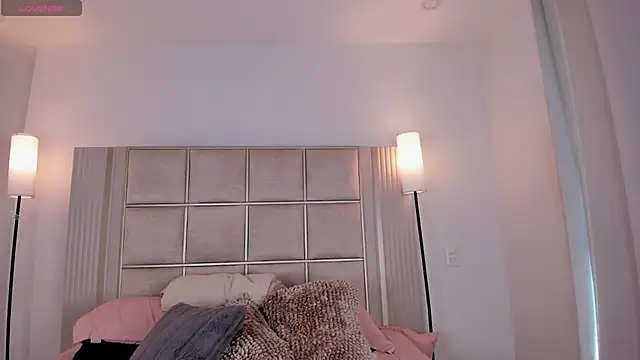 Snapshot of saraamiller_ chatting on July 30, 2026, 8:30 pm saraamiller online show from July 30, 2026, 8:30 pm