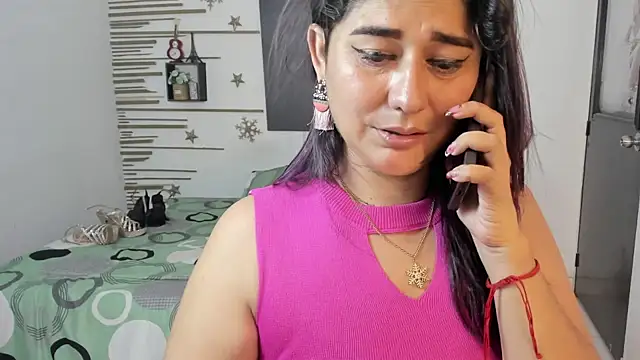 alinabozz1 online show from October 3, 2025, 2:26 am