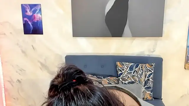 alinabozz1 online show from May 29, 2026, 4:07 am
