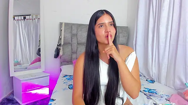 Snapshot of adhara__evanss chatting on January 17, 2026, 2:59 am adhara evanss online show from January 17, 2026, 2:59 am